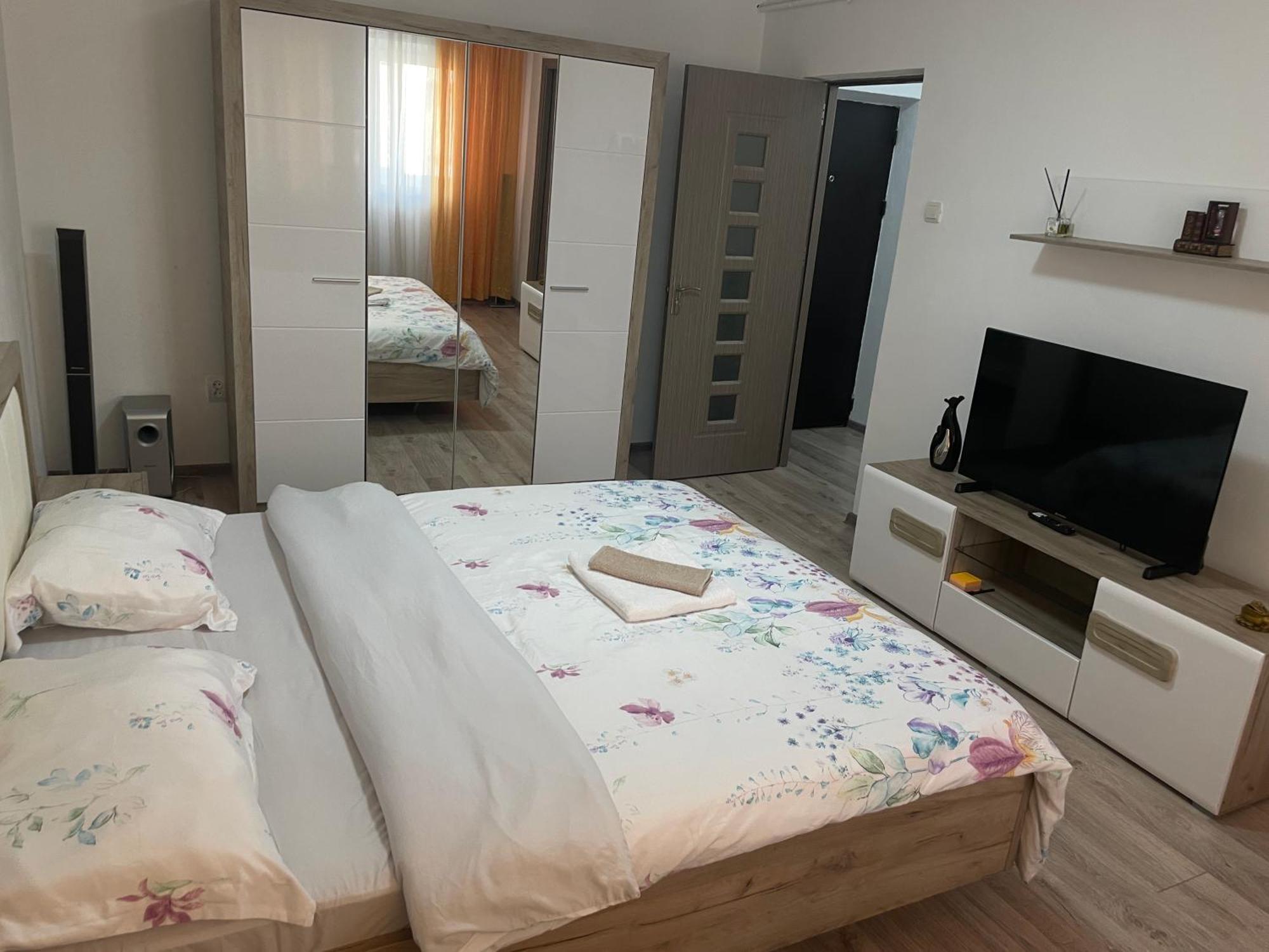 Maria Central Studio Râmnicu Vâlcea Kültér fotó